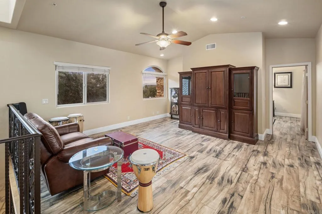 https://cdn.realtyfeed.com/cdn/127/306626733/e74084014af07ecc165b0448c2421d86.webp
