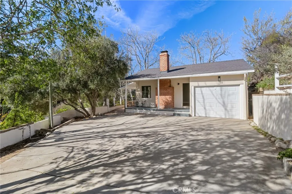 9817 Commerce, Tujunga, CA 91042