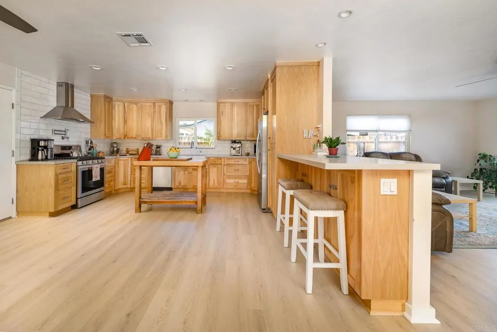 https://cdn.realtyfeed.com/cdn/127/306626781/07b457d46f60c7be8f61db98a567598d.webp