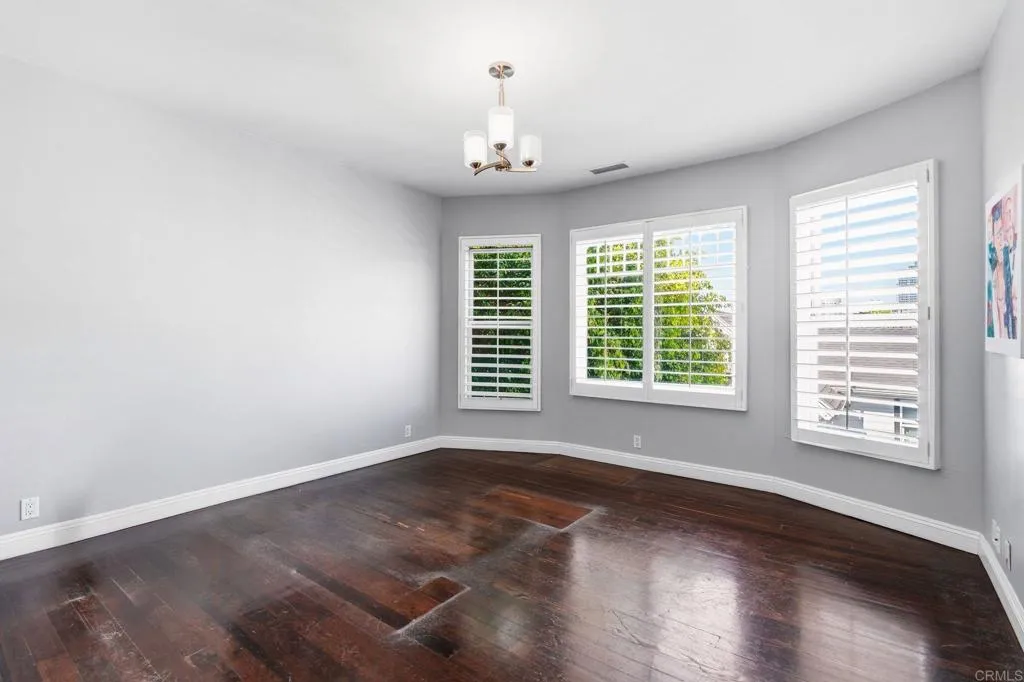 https://cdn.realtyfeed.com/cdn/127/306626823/06286f448baa6466f6f943e7eb4ed0be.webp