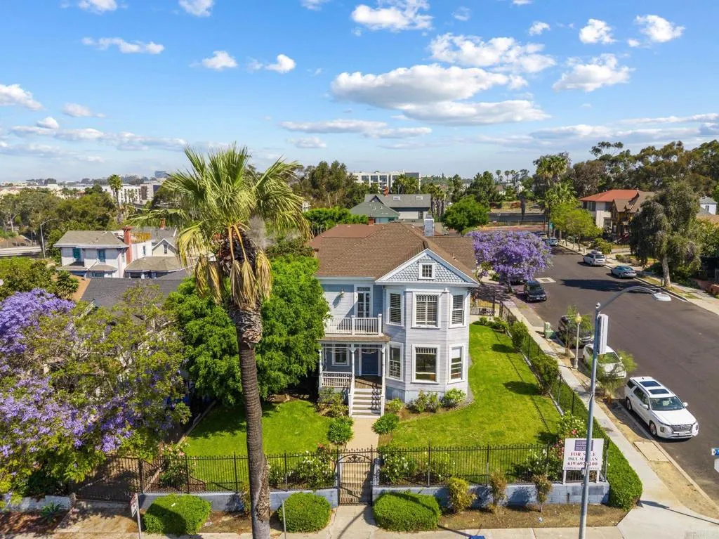 https://cdn.realtyfeed.com/cdn/127/306626823/8c9670845c485e6227849cea806bd7bf.webp