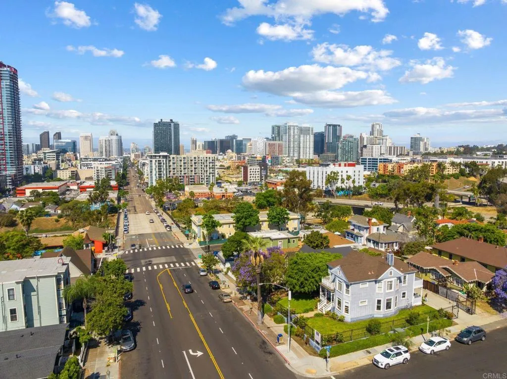https://cdn.realtyfeed.com/cdn/127/306626823/ab30ad3c8b3752f4656a6a496eb38264.webp