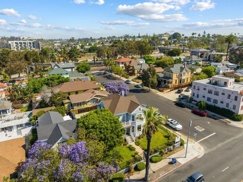 https://cdn.realtyfeed.com/cdn/127/306626823/c438990877f1554e114880c14104b50d.webp