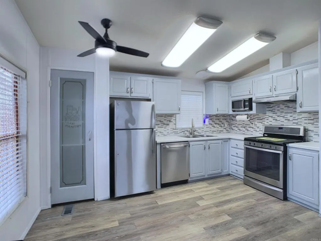 https://cdn.realtyfeed.com/cdn/127/306626851/8e72b36b056f7a3c99017048e5fd92bc.webp