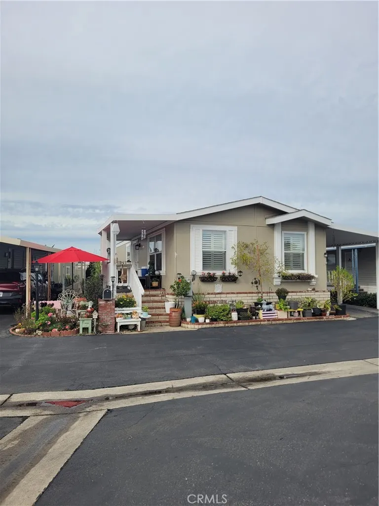 Fullerton, CA 92833
