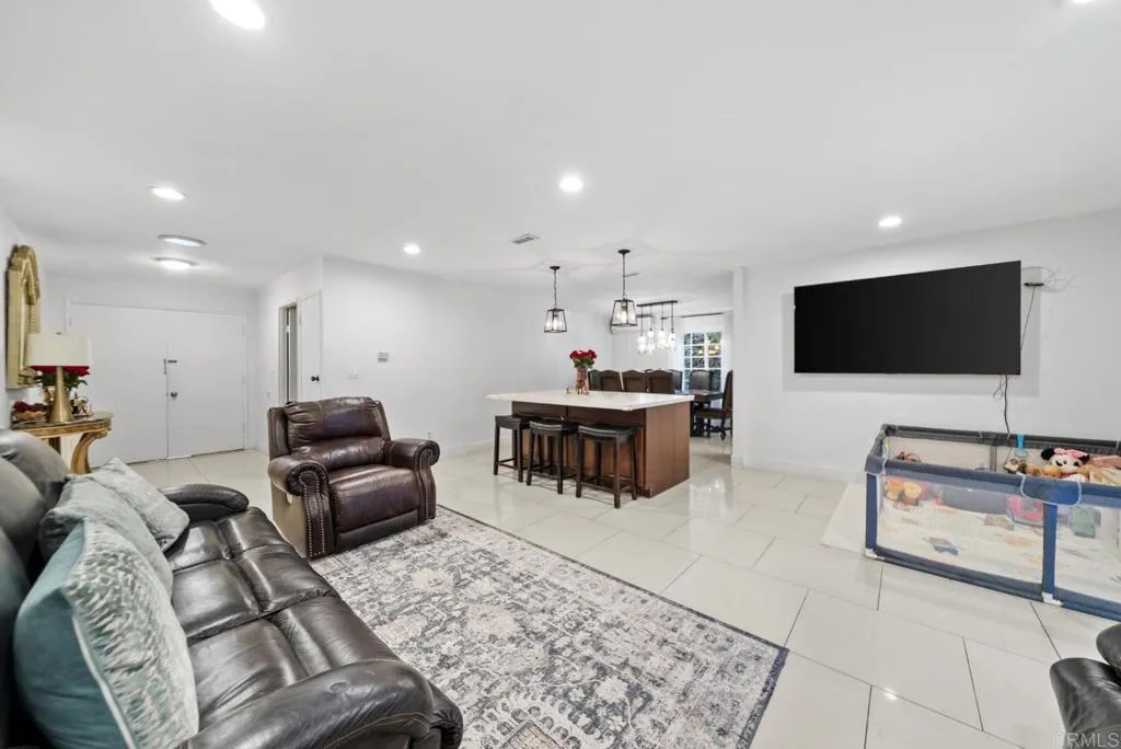 https://cdn.realtyfeed.com/cdn/127/306626960/6777894912f835f21e1c9867e36c2c25.webp