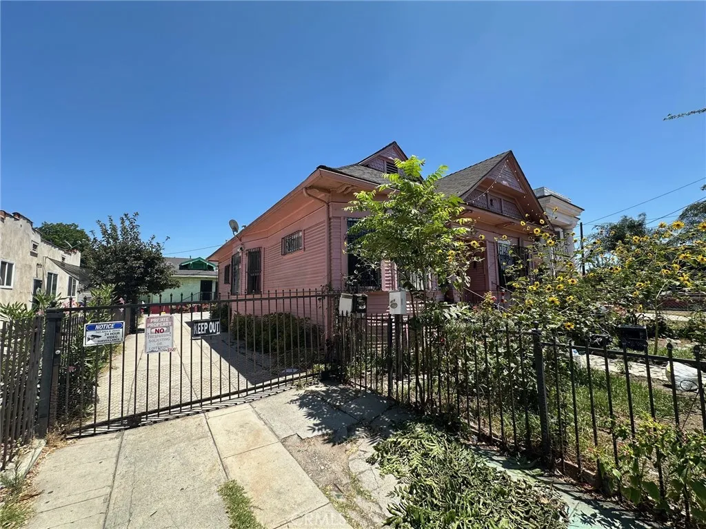 4618 Wall, Los Angeles, CA 90011 - Photo 3 of 7, Los Angeles, CA