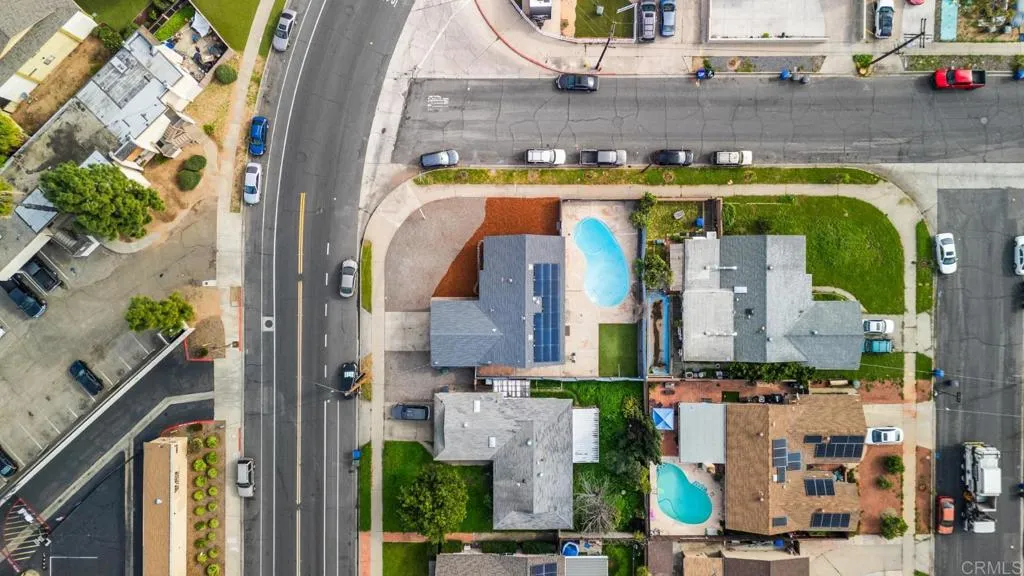 https://cdn.realtyfeed.com/cdn/127/306627143/70dadcaf365006e5e6432f416294fd4b.webp