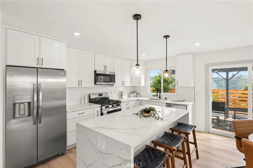 https://cdn.realtyfeed.com/cdn/127/306627155/a2409f1aee4bb5ec86a7f42d7d056f2e.webp