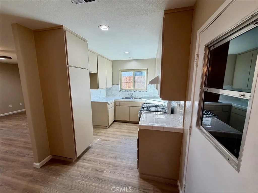 https://cdn.realtyfeed.com/cdn/127/306627159/5bb92cf34e463cfe87924c2e370dfb39.webp