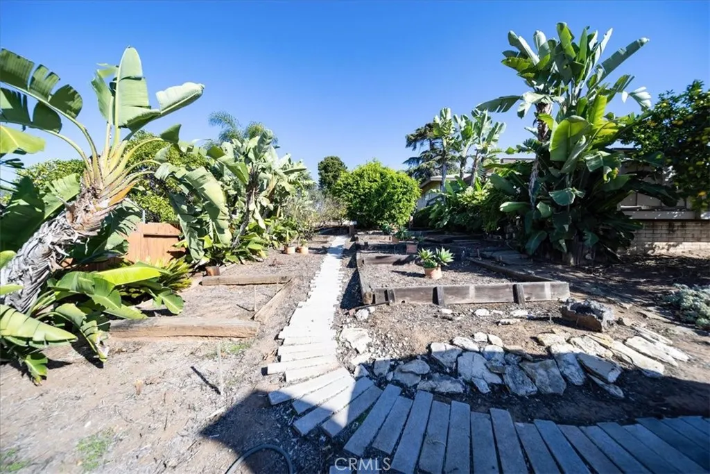 https://cdn.realtyfeed.com/cdn/127/306627166/01a3d2654da4f6595224a383a6bdc7ab.webp