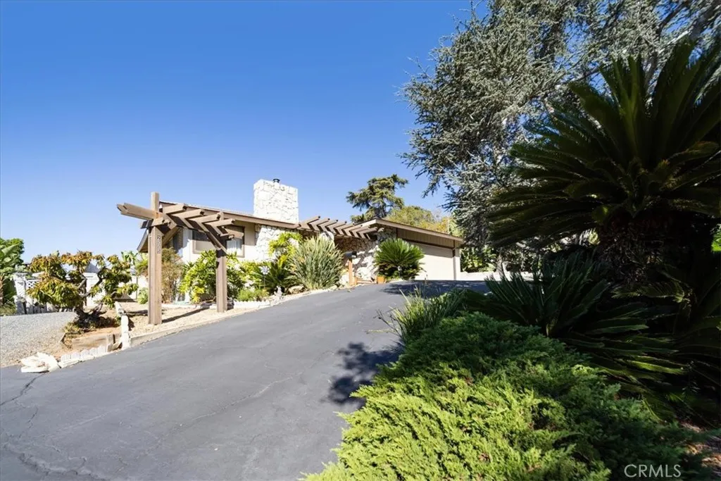 https://cdn.realtyfeed.com/cdn/127/306627166/e0e00e8b1cc9f8e16313a8dd12429fbb.webp