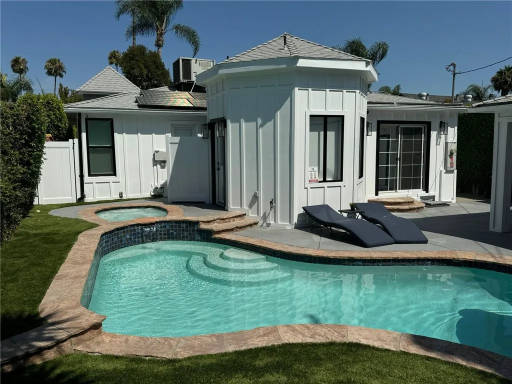 West Hollywood, CA 90046