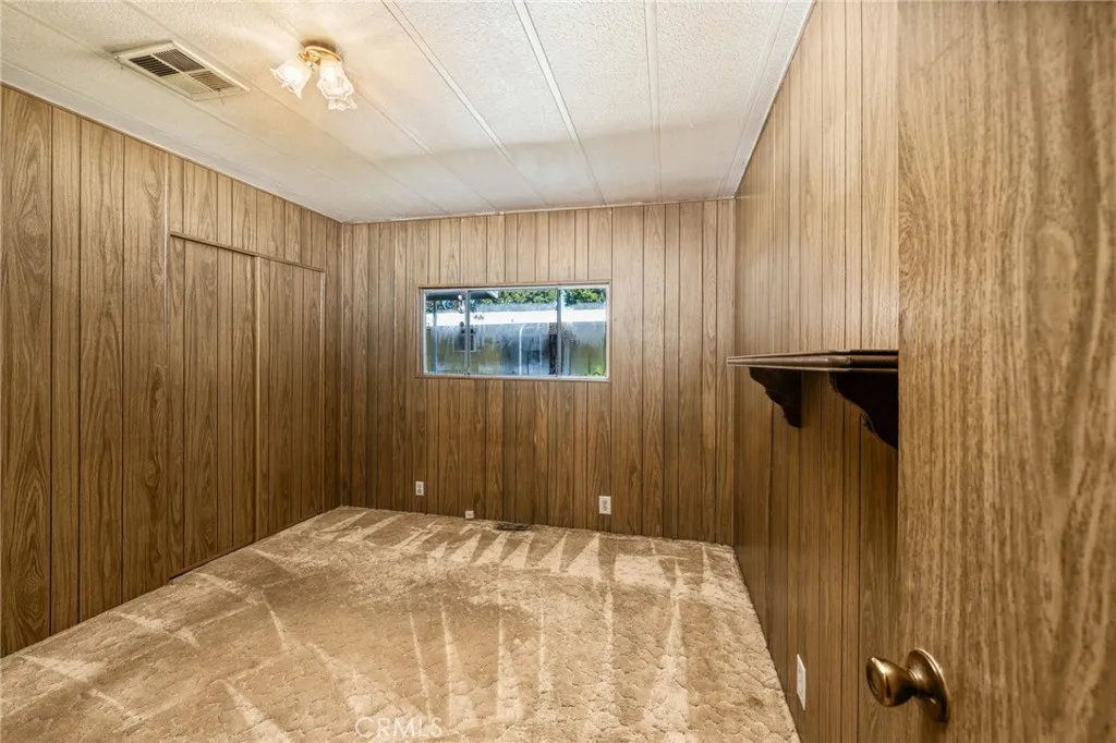 https://cdn.realtyfeed.com/cdn/127/306627251/9467ca79ca7135e17fda30648bab5ca1.webp