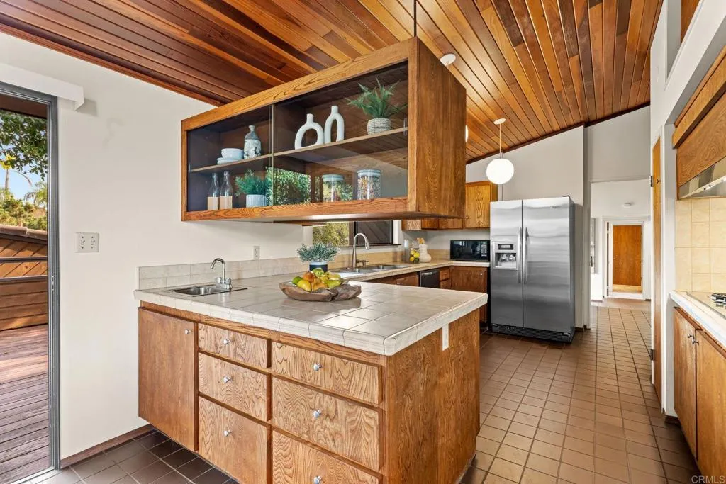 https://cdn.realtyfeed.com/cdn/127/306627379/2910d7e3f4a272950e9c3d553cb94569.webp