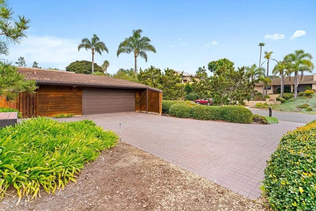 https://cdn.realtyfeed.com/cdn/127/306627379/59737d08dcc8798ebf151862c0db5bc6.webp