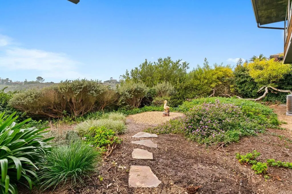 https://cdn.realtyfeed.com/cdn/127/306627379/812d32652c824ed9f7d6de8f2024579e.webp