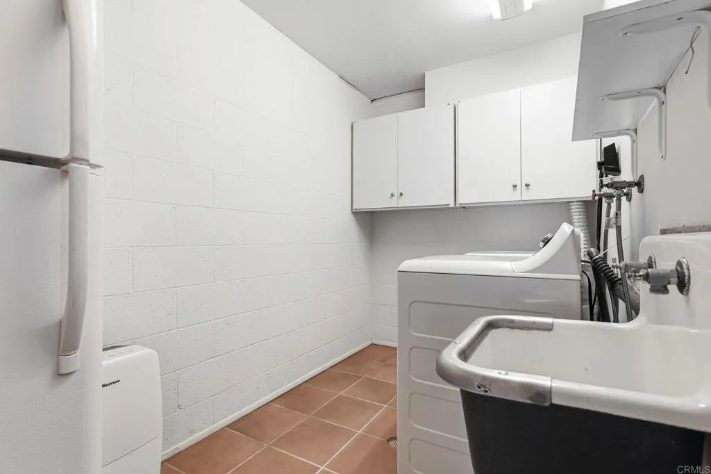 https://cdn.realtyfeed.com/cdn/127/306627379/aa1097e8805e52a6dda179d8ac585e24.webp