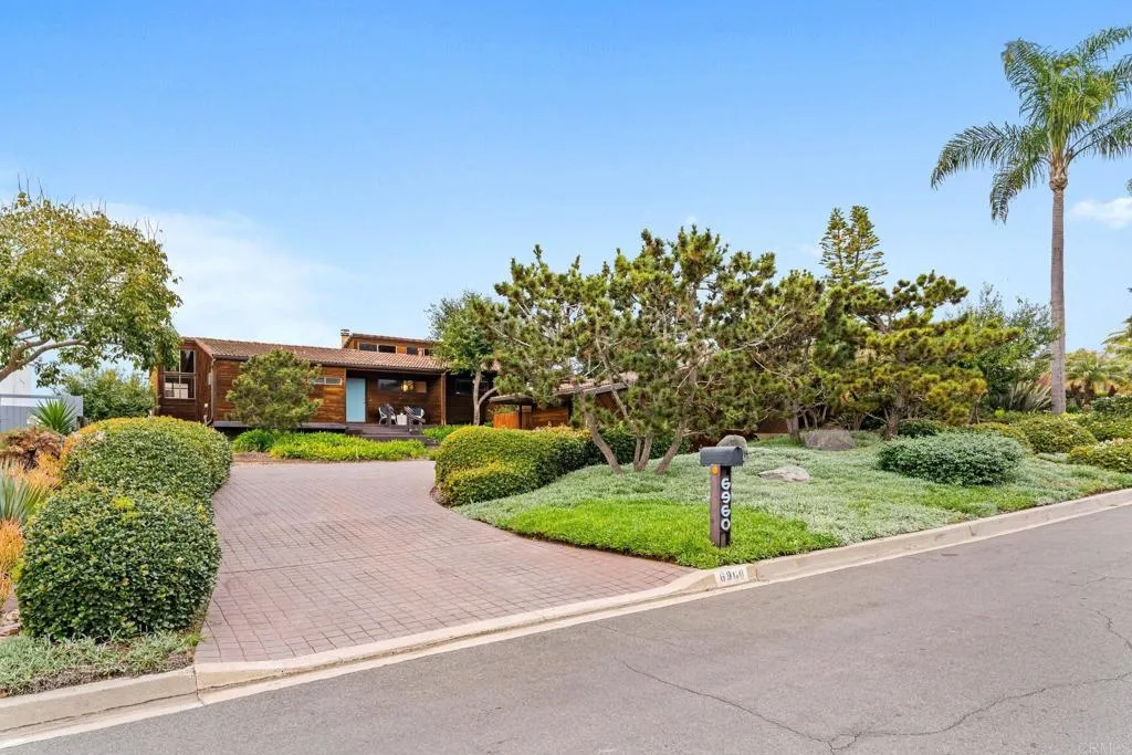 https://cdn.realtyfeed.com/cdn/127/306627379/eb574f186a70f7936329584cef7dd603.webp