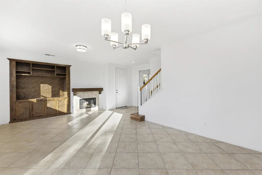 https://cdn.realtyfeed.com/cdn/127/306627419/113502d9fc900d8c962712b380071ef8.webp