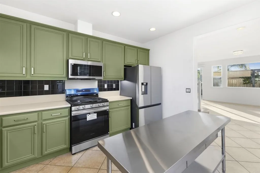 https://cdn.realtyfeed.com/cdn/127/306627419/683bb4c7040328d191fda37d85068173.webp