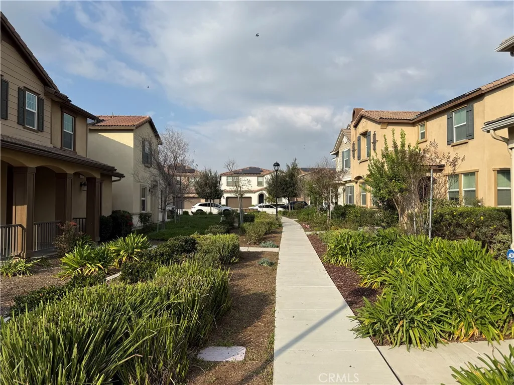 4751 S Java Paseo South, Ontario, CA 91762 - Photo 3 of 18, Ontario, CA