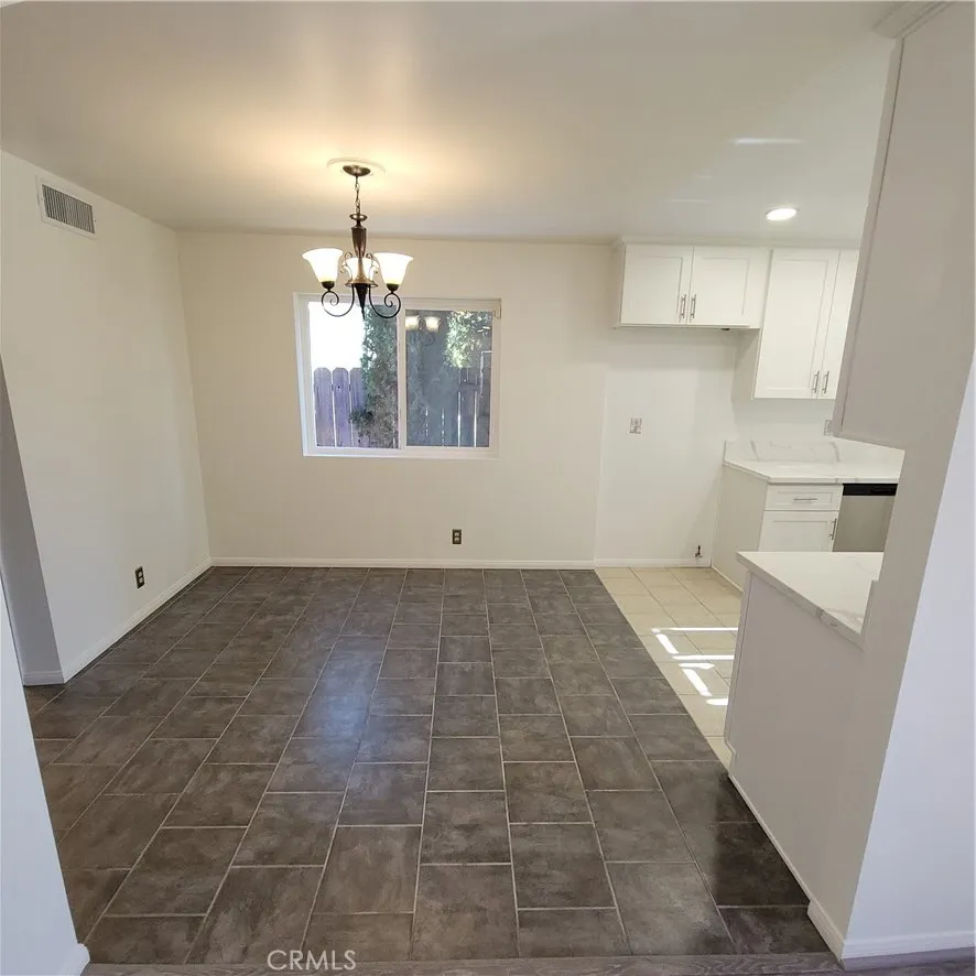 https://cdn.realtyfeed.com/cdn/127/306627463/cf1c5a81a4cfea5b587de520ebd43b68.webp