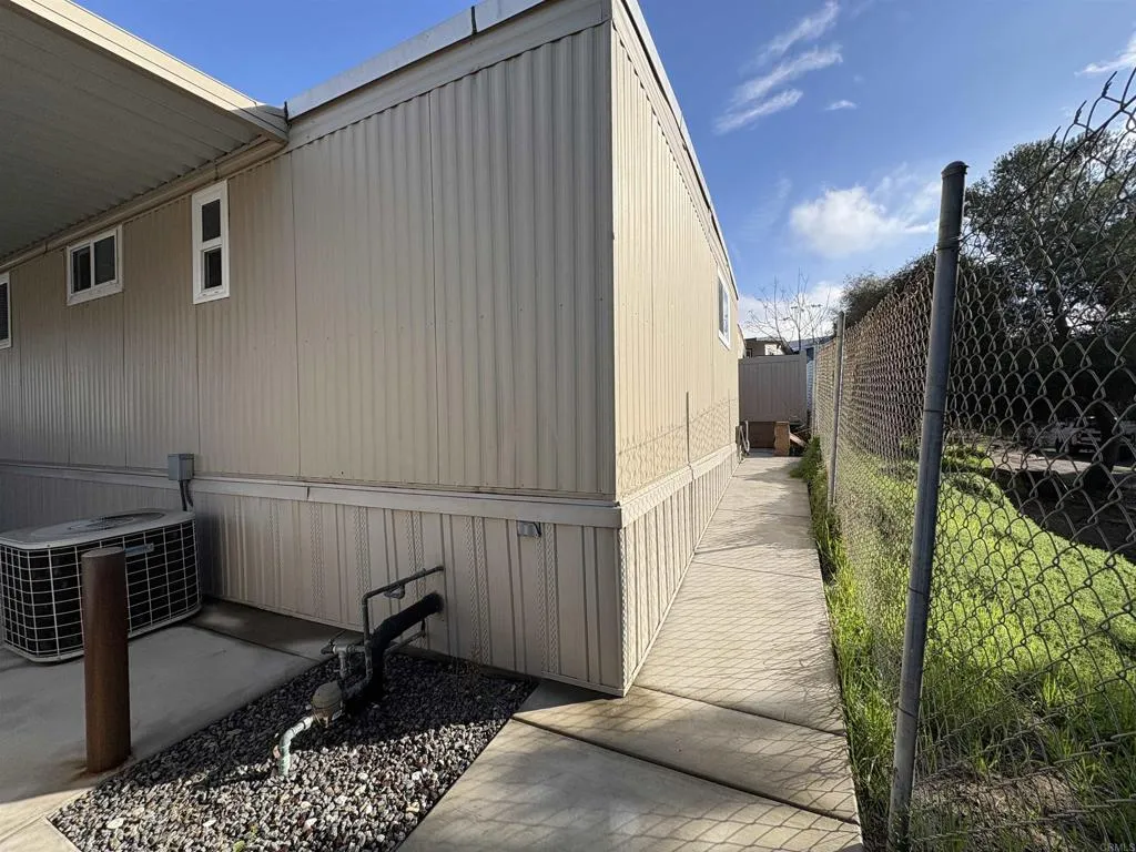 https://cdn.realtyfeed.com/cdn/127/306627504/1c0d8751900bc70881b4a90317134e52.webp