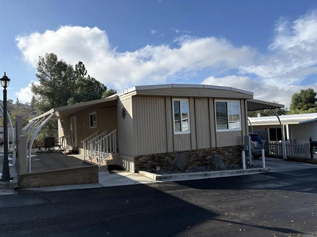 https://cdn.realtyfeed.com/cdn/127/306627504/52d70f4aa95eda74346bb467823926c9.webp