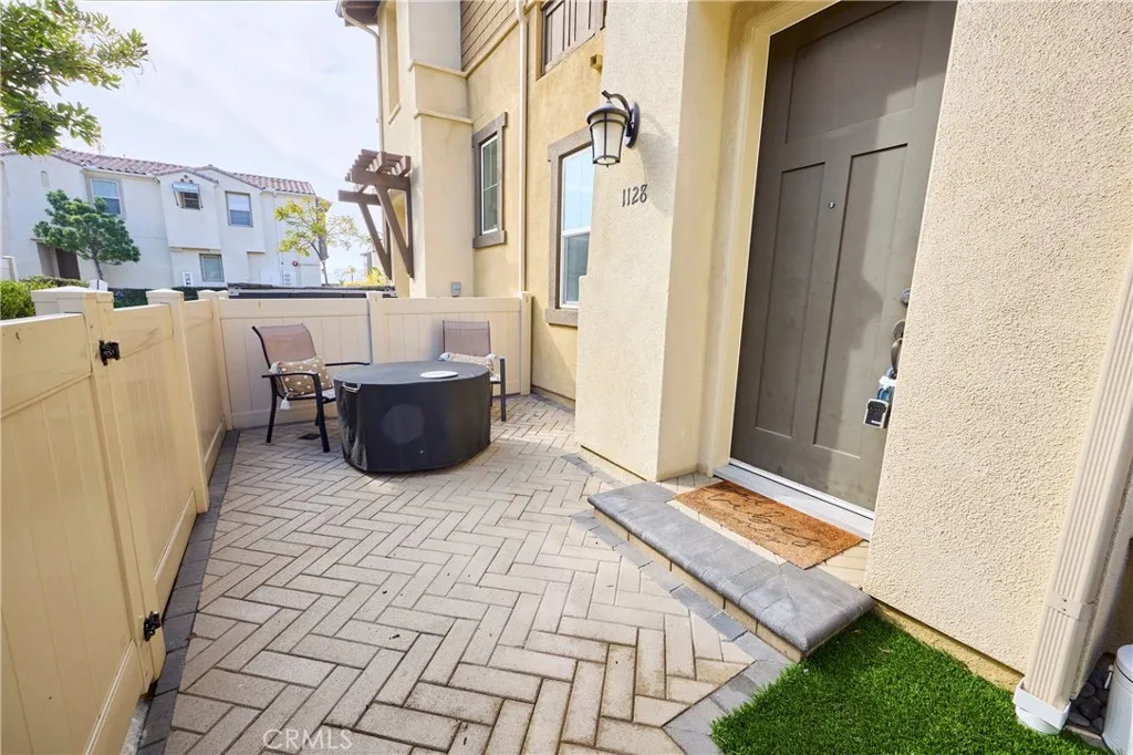https://cdn.realtyfeed.com/cdn/127/306627505/8eba461c5694ffbc46279ef8d1834534.webp