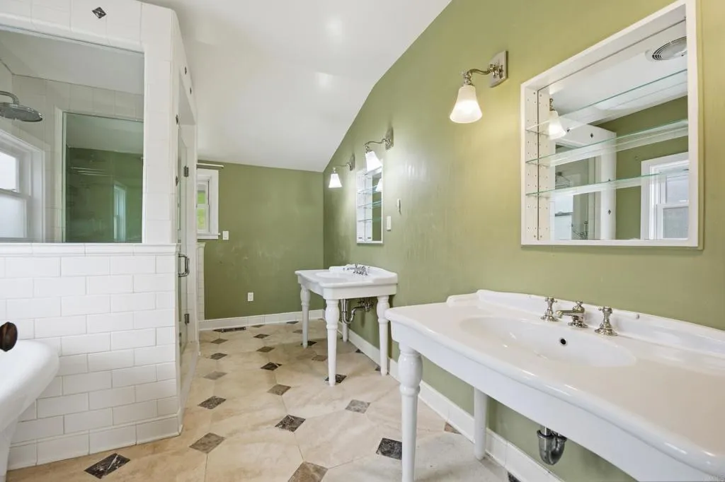 https://cdn.realtyfeed.com/cdn/127/306627514/430371b6cdab6a15de61a661bf700810.webp