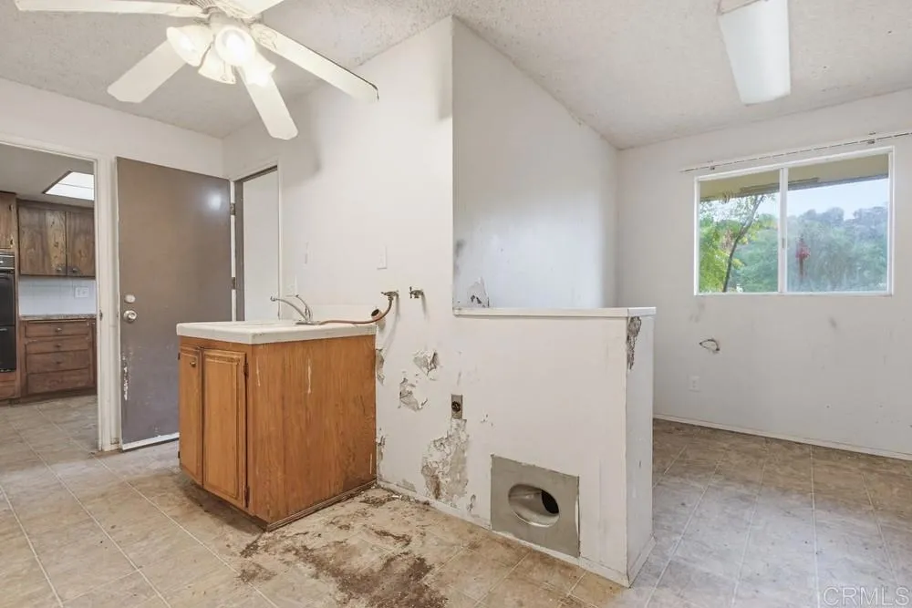 https://cdn.realtyfeed.com/cdn/127/306627536/434a80d682df8298622709bdc6a80333.webp