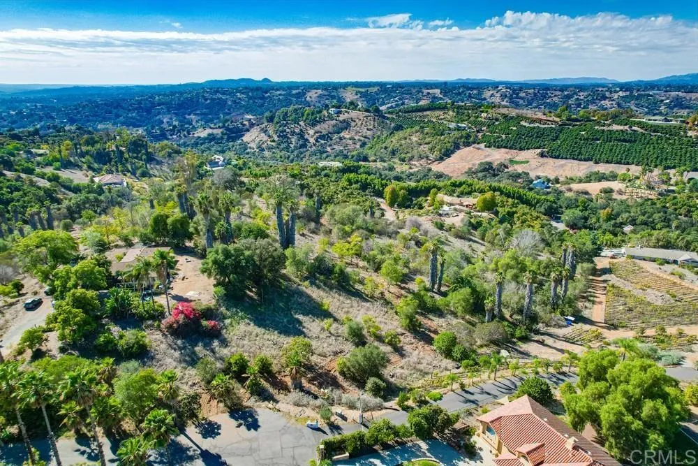 https://cdn.realtyfeed.com/cdn/127/306627536/65763e370277e7ff04aaf52135cc4a6c.webp