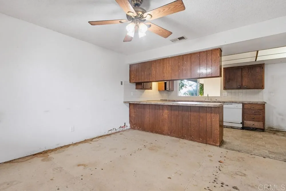 https://cdn.realtyfeed.com/cdn/127/306627536/c6f24def72c760e8f2b45639450e705e.webp
