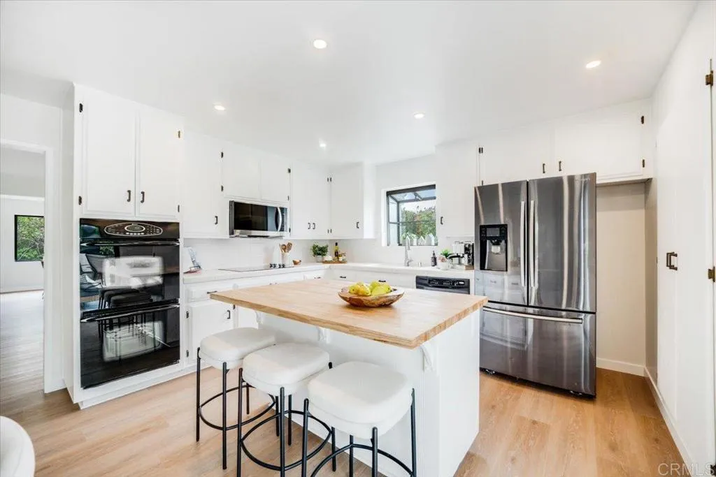 https://cdn.realtyfeed.com/cdn/127/306627611/8ded781b4bc46457352e6d5a6b1e1f62.webp