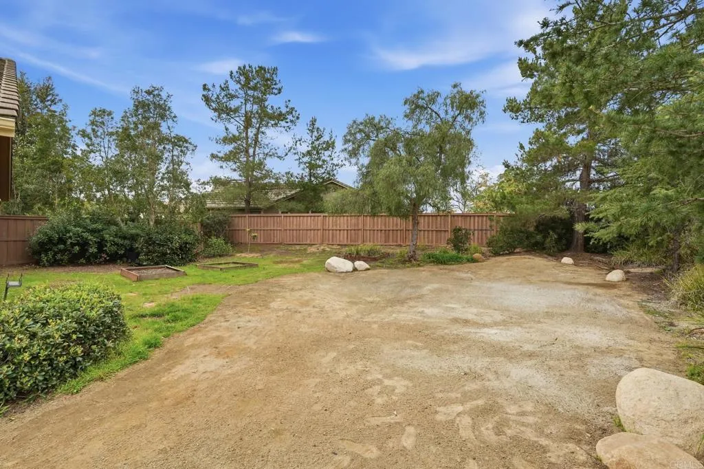 https://cdn.realtyfeed.com/cdn/127/306627618/4b8902a28ccb304365dc73ef039a725d.webp