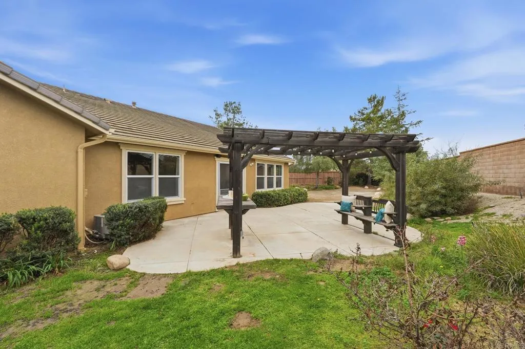https://cdn.realtyfeed.com/cdn/127/306627618/af0df2ee682ac561c08d457d4af60eaa.webp