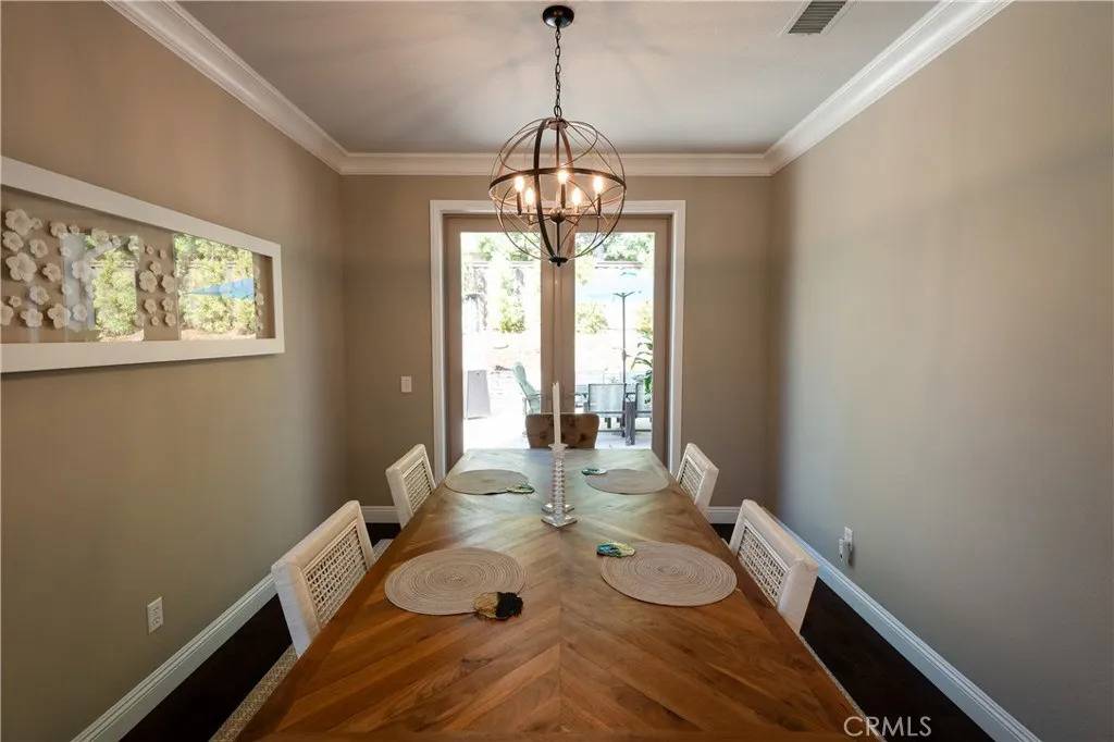 https://cdn.realtyfeed.com/cdn/127/306627629/05add4f2dd27349bf56df7954fc572f1.webp