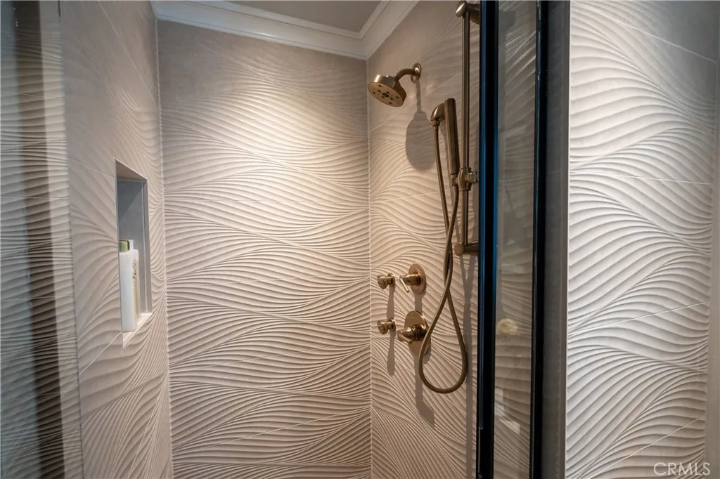 https://cdn.realtyfeed.com/cdn/127/306627629/38df7d45848beb58a00d74565fa1aa0c.webp