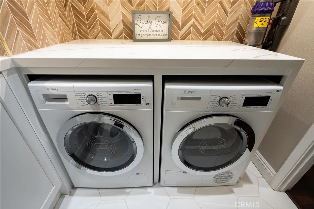 https://cdn.realtyfeed.com/cdn/127/306627629/f84b0742b1b746d45526ee5e8d3495f1.webp