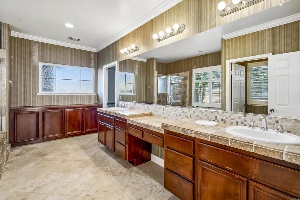 https://cdn.realtyfeed.com/cdn/127/306627695/cea3843eadf23ba1a4bf5109860fb353.webp