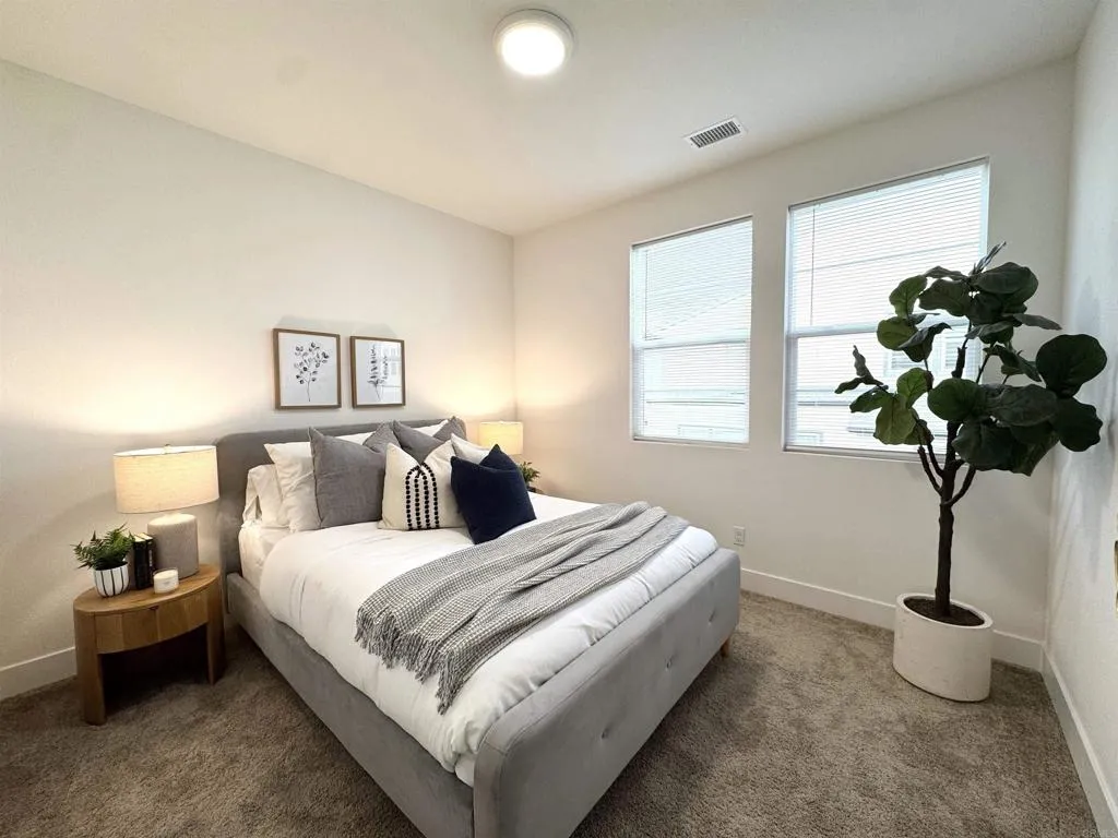 https://cdn.realtyfeed.com/cdn/127/306627726/991e7c45677c7fddb73d6d88f85a851e.webp