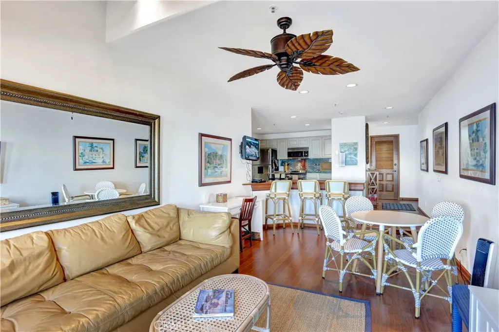72 Camino De Flores UNIT 10, Avalon, CA, 90704