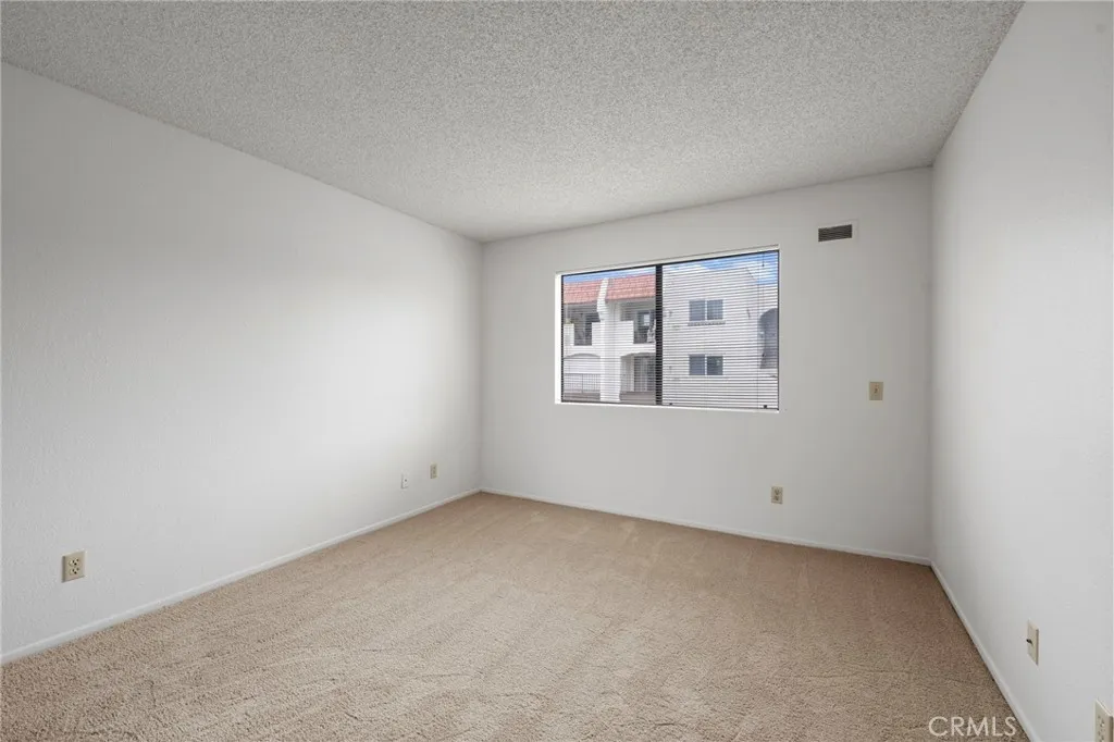 https://cdn.realtyfeed.com/cdn/127/306627805/dc82e0a581df31ceaaf9b582518a931e.webp