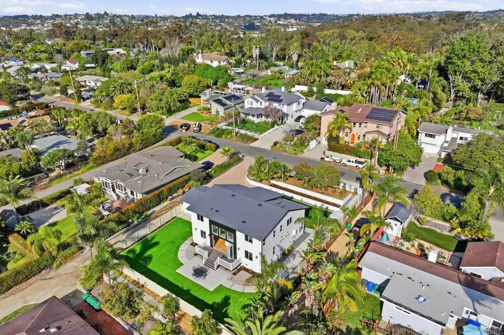 https://cdn.realtyfeed.com/cdn/127/306627845/9d9b51df19e3c7e9aff9064b6edfad7d.webp