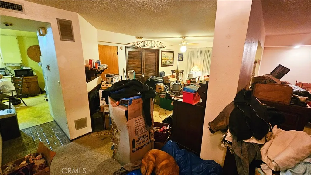 https://cdn.realtyfeed.com/cdn/127/306627885/412615d43f129238bf59cc3f47ade0b4.webp