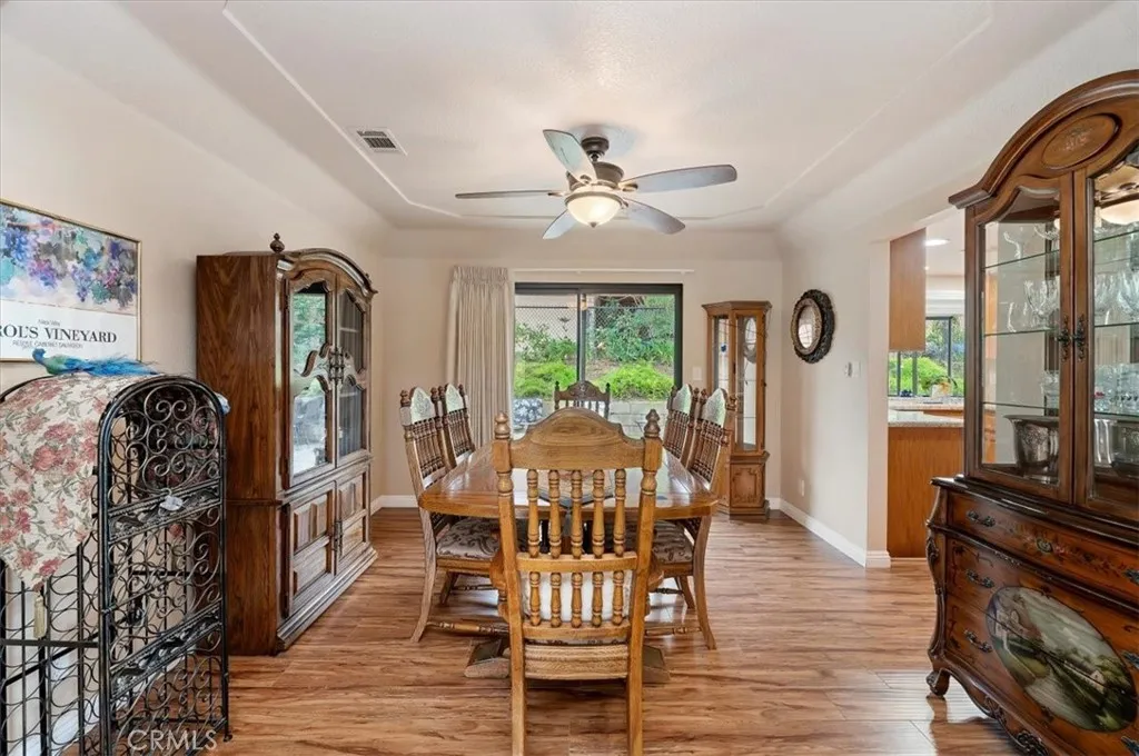 https://cdn.realtyfeed.com/cdn/127/306627968/126b5bc8c9b34f930180836f14aefa36.webp