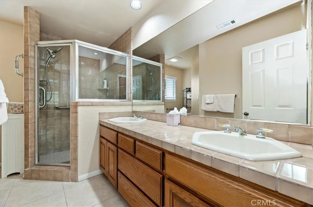 https://cdn.realtyfeed.com/cdn/127/306627968/f9464271ca69815c716d119da6bb650e.webp