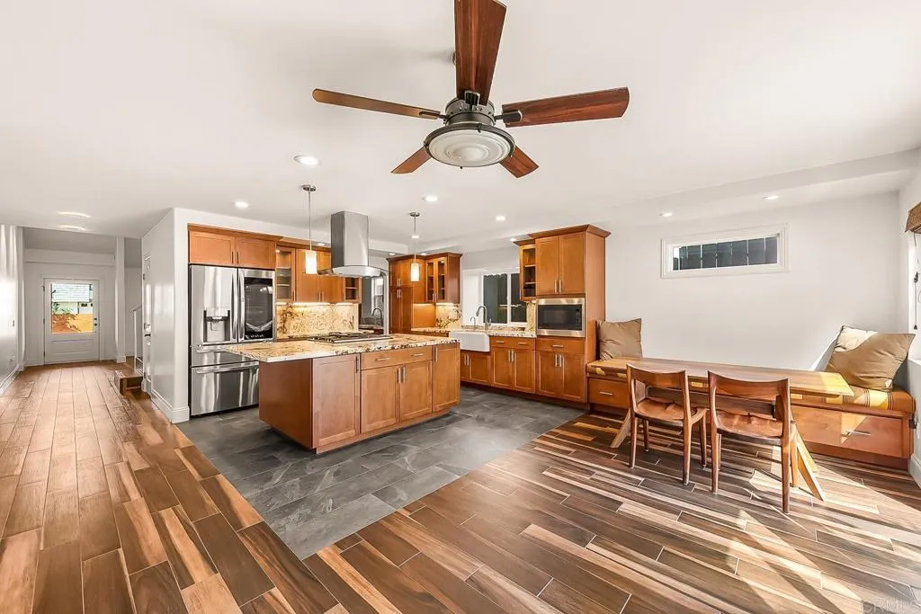 https://cdn.realtyfeed.com/cdn/127/306628054/419ce3d2d053a21c850d3225171d4942.webp