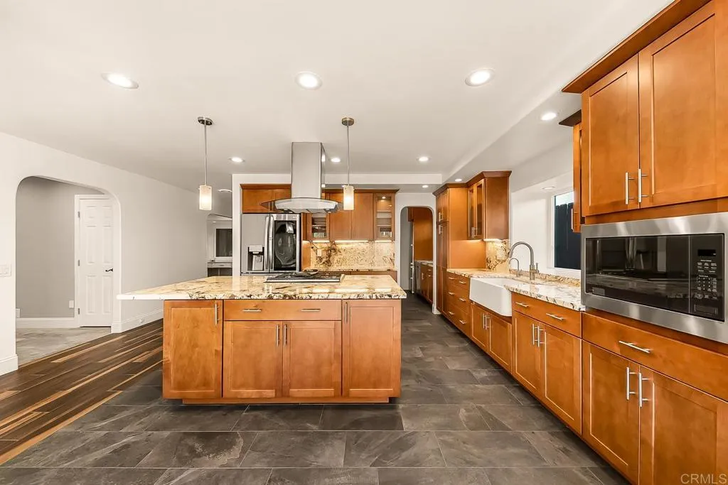 https://cdn.realtyfeed.com/cdn/127/306628054/420231c42518c9180ab2b231b42cfcf5.webp
